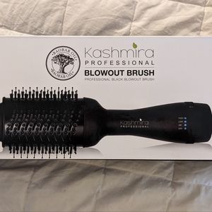 Kashmira Professional Blowout Brush, Matte Black